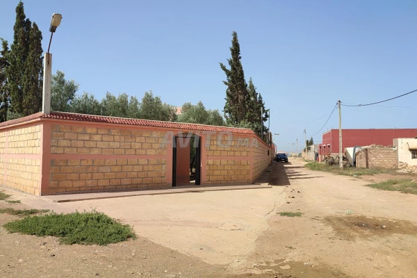 Terrain et villa 1419m2 en Vente à Sidi Bennour
