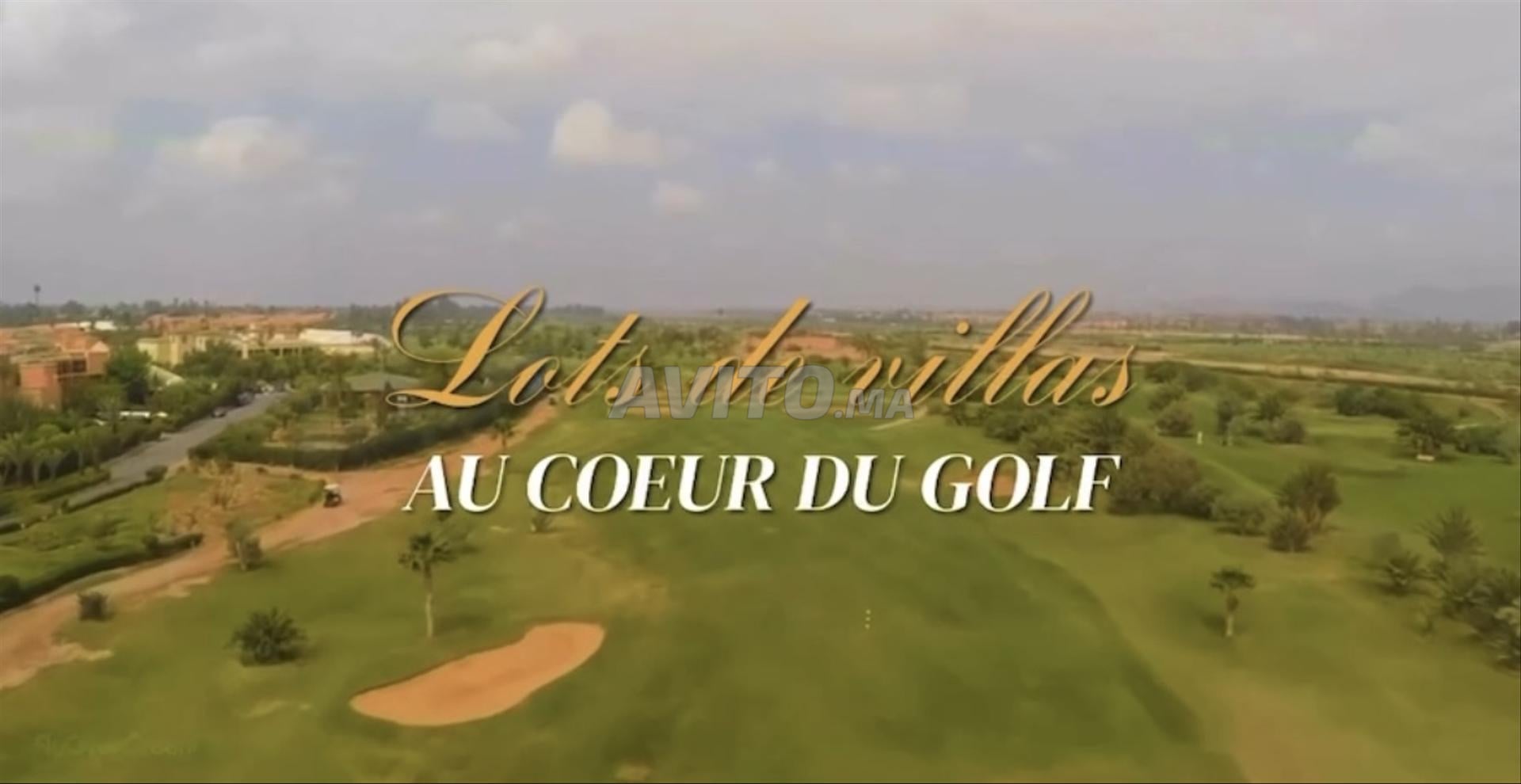 Terrain 4 facades residence avec golf