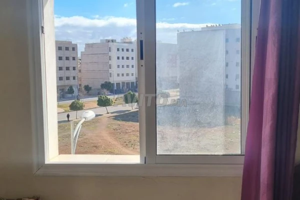 شقة للبيع بإطلالة جميلة و مشمسة و فبلاصة نقية