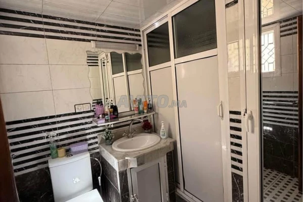  شقة للبيع بمساحة 121 متر مربع بحي واد فاس.