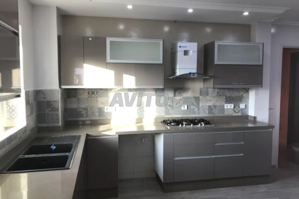 apparemment dans résidence calme et sécurisée 