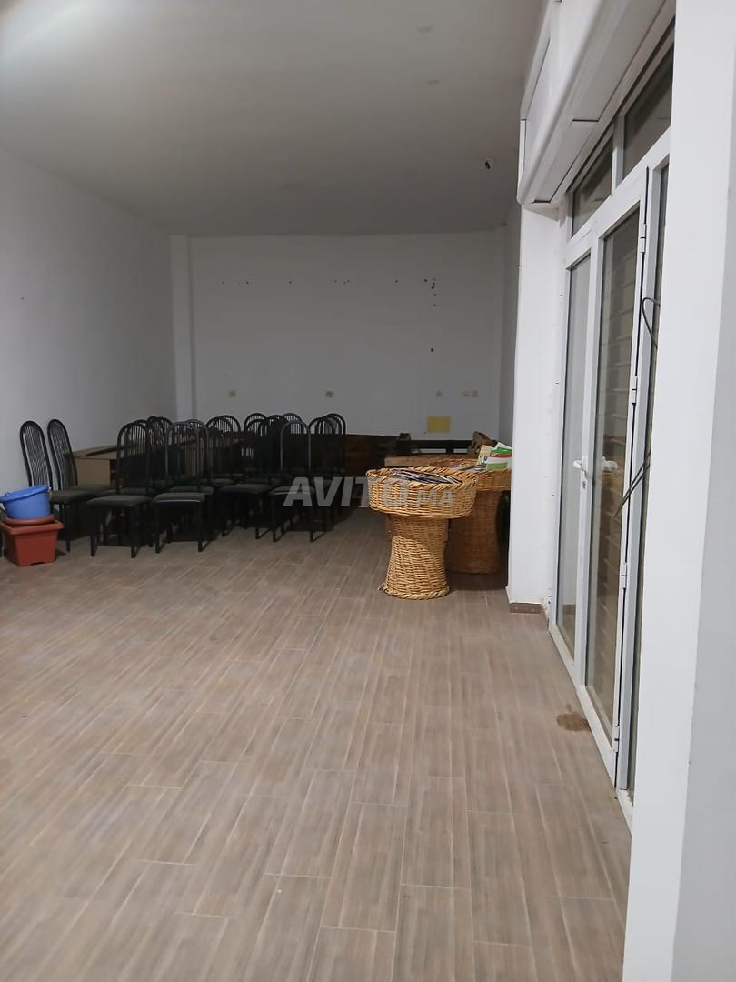 2 magasins réunis 177 m² – Route Aïn Chkef