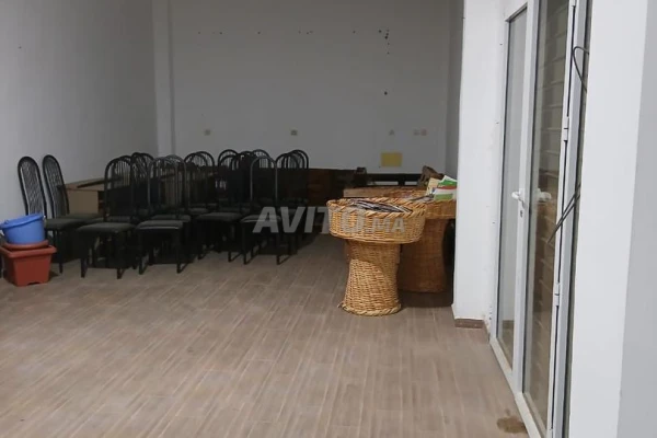 2 magasins réunis 177 m² – Route Aïn Chkef